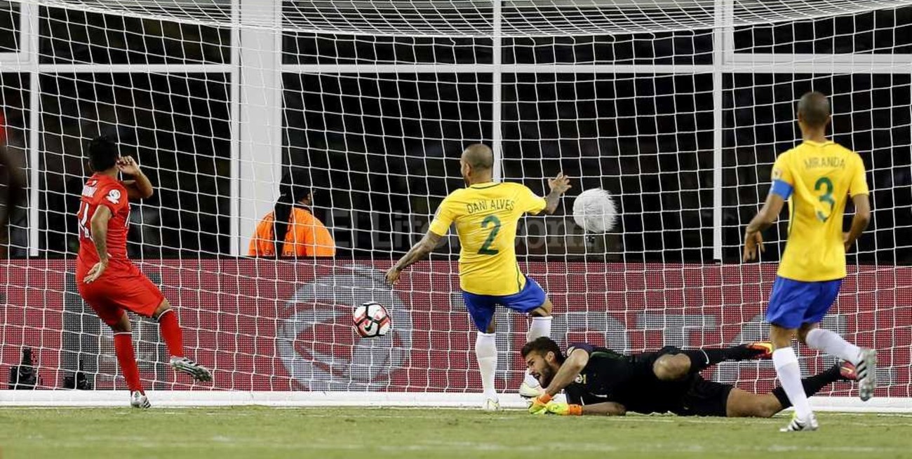 Perú le ganó a Brasil y lo dejó afuera de la Copa América