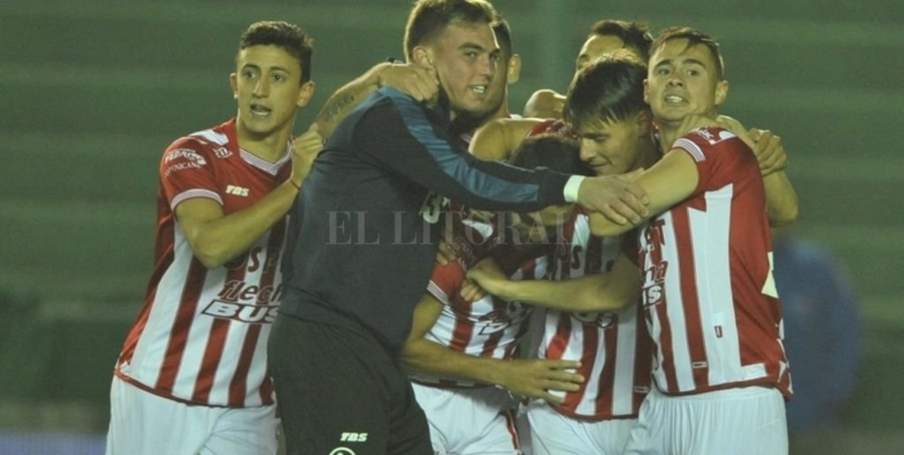 Unión enfrenta a Lanús por los 16avos de final de la Copa Argentina