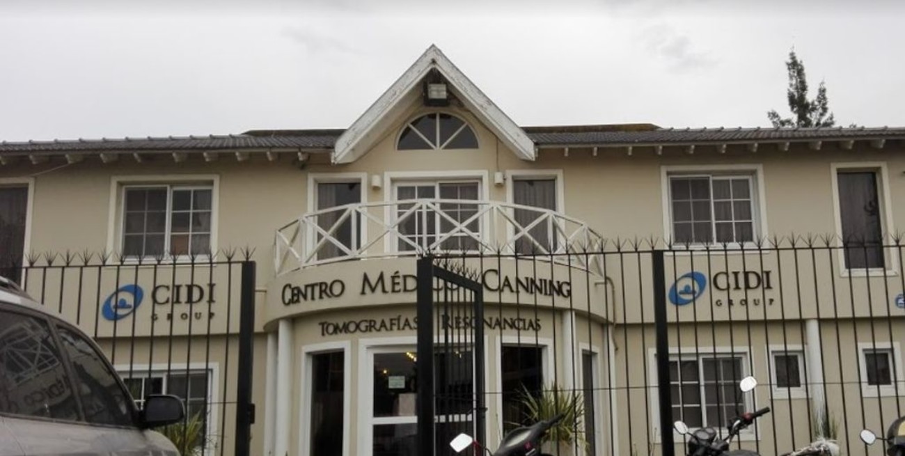 Detuvieron a un médico por eyacular en la espalda de una paciente