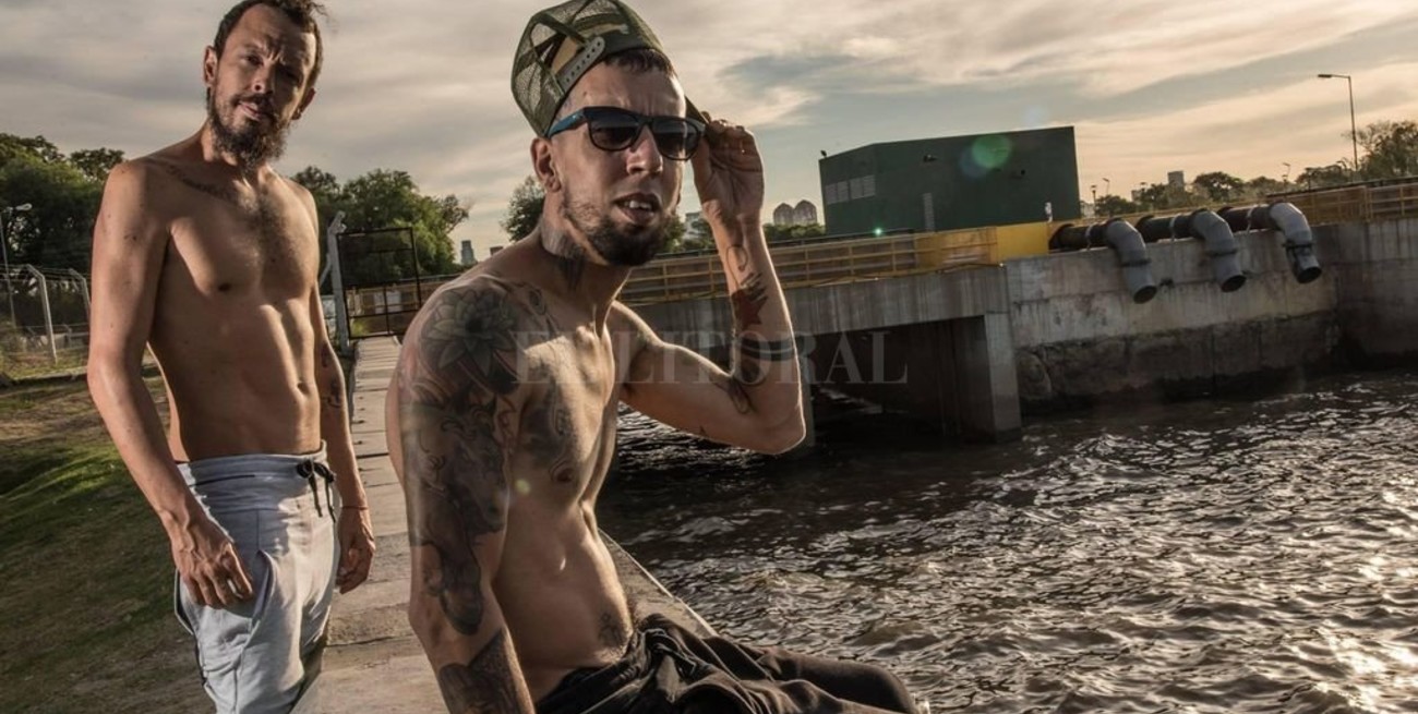 Jaque Reina junto a Mitómanos y Runa