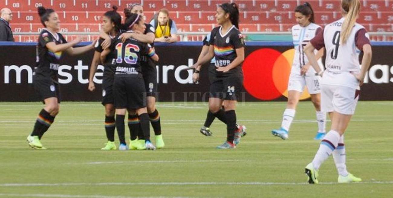 UAI Urquiza reaccionó a tiempo y consiguió un empate en la Libertadores