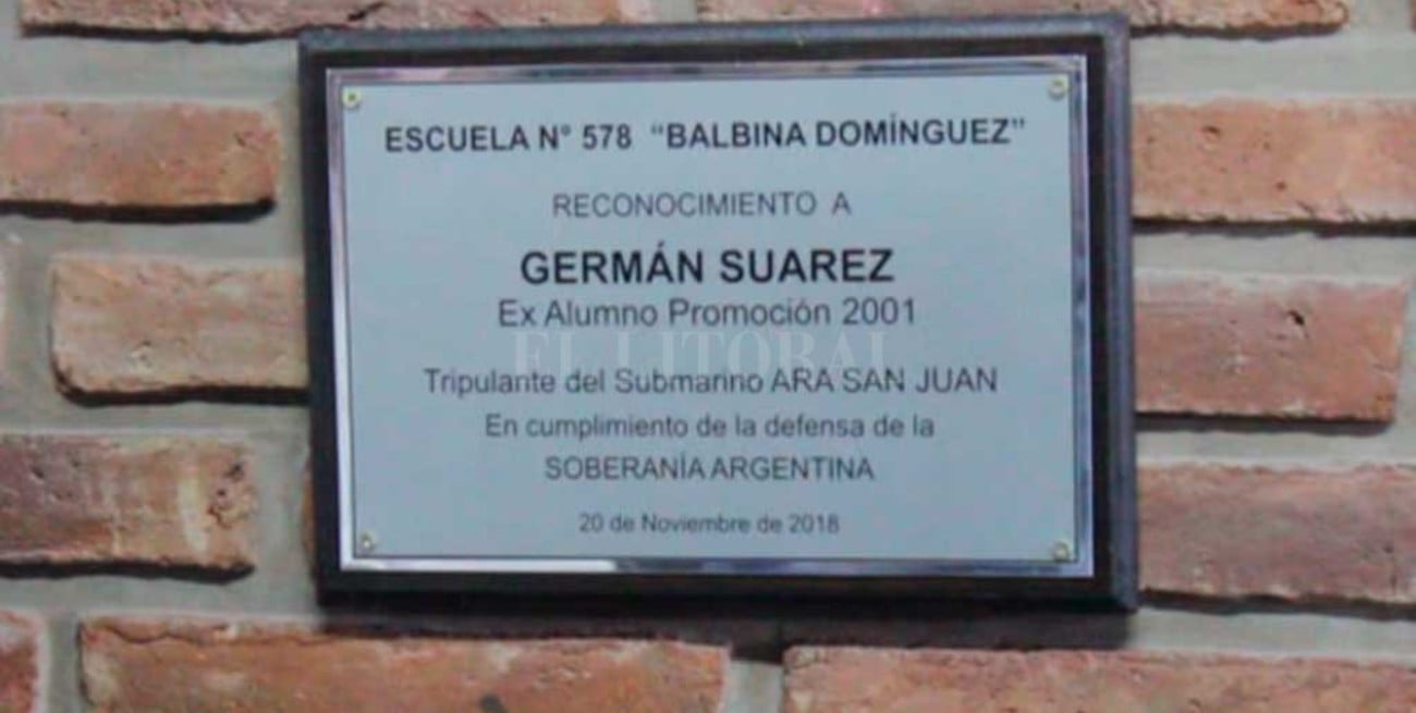 Sentido homenaje al submarinista santafesino