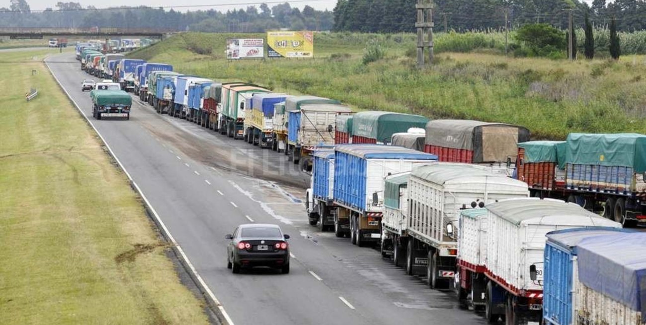 Piquetes en los accesos a San Lorenzo por el paro de transportistas