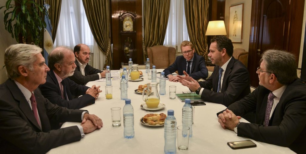 El BCRA saca pesos y alienta los plazos fijos