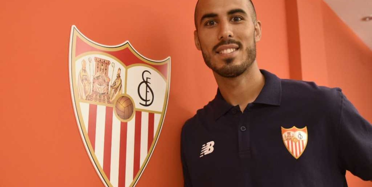 Tras el "no" a Boca, Pizarro fue presentado en Sevilla