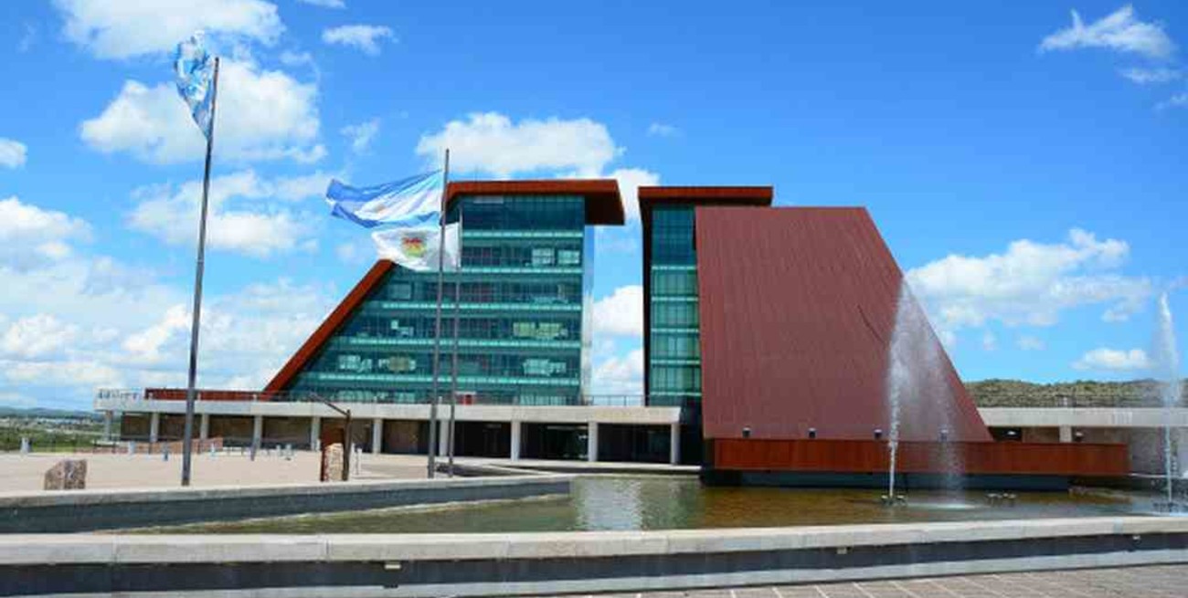 San Luis: 600 docentes protestaron por sueldos atrasados