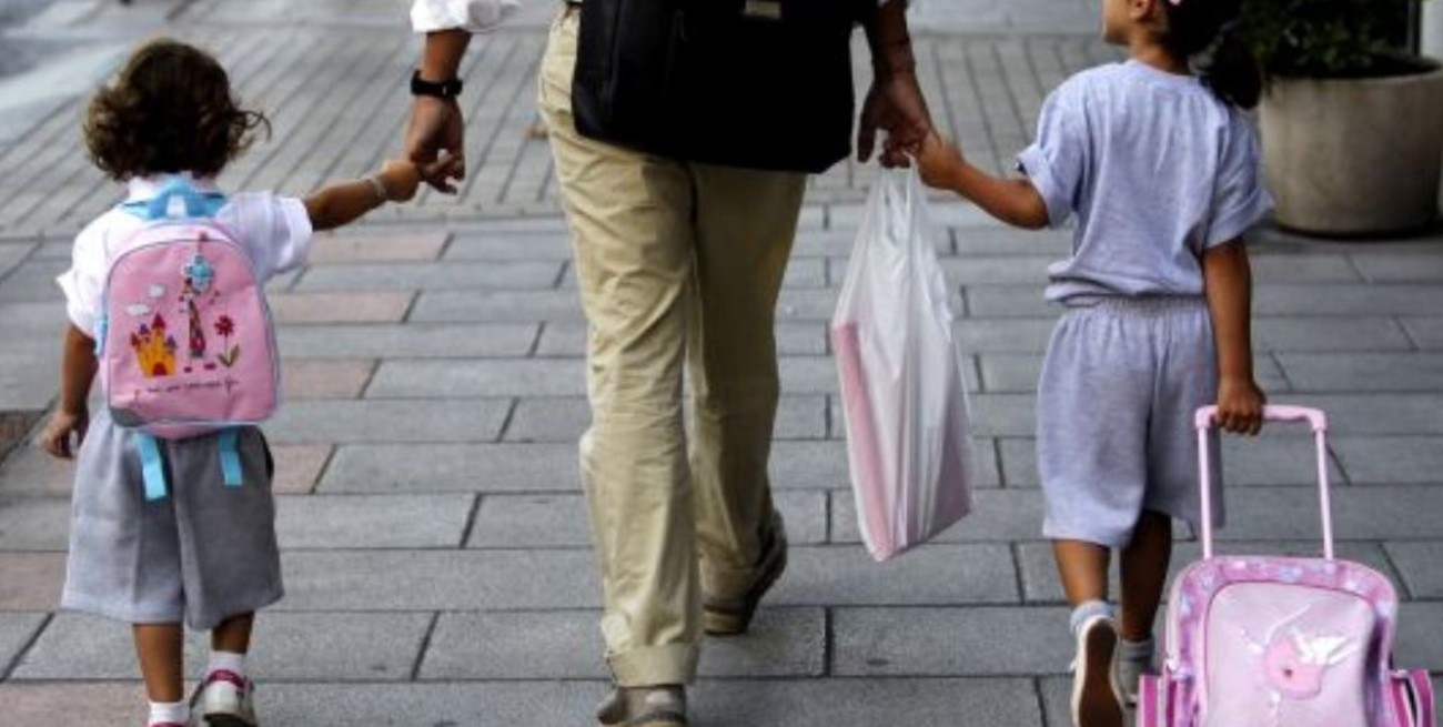 El Gobierno analiza cambiar el horario de entrada a las escuelas