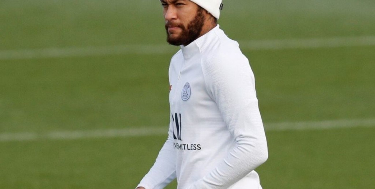 La justicia francesa archiva una denuncia contra Neymar por agredir a un hincha