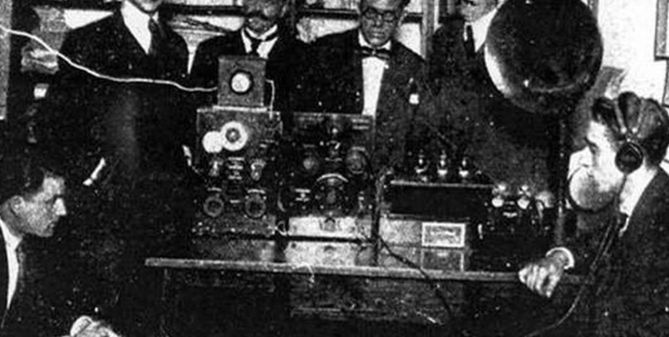 Hace 99 años cuatro argentinos realizaban la primer transmisión radiofónica