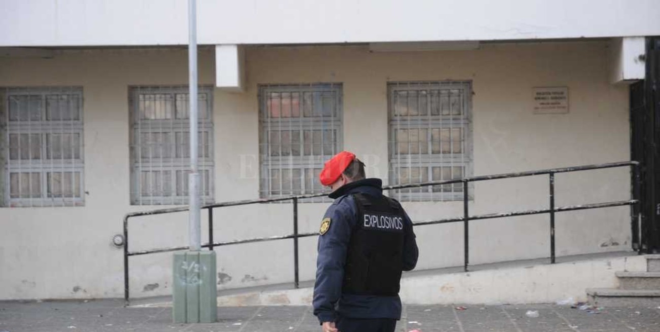 Amenazas de bomba en Alte Brown: secuestraron el teléfono de un alumno