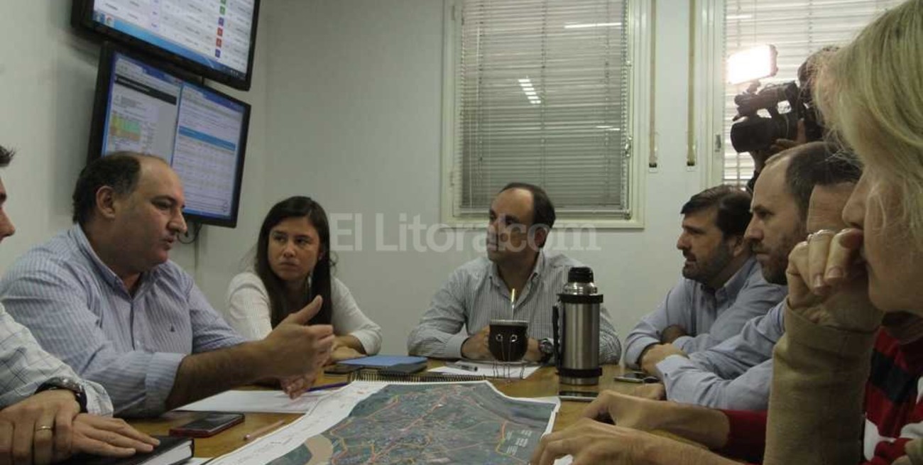 Corral presenta el "Programa de Reconstrucción"