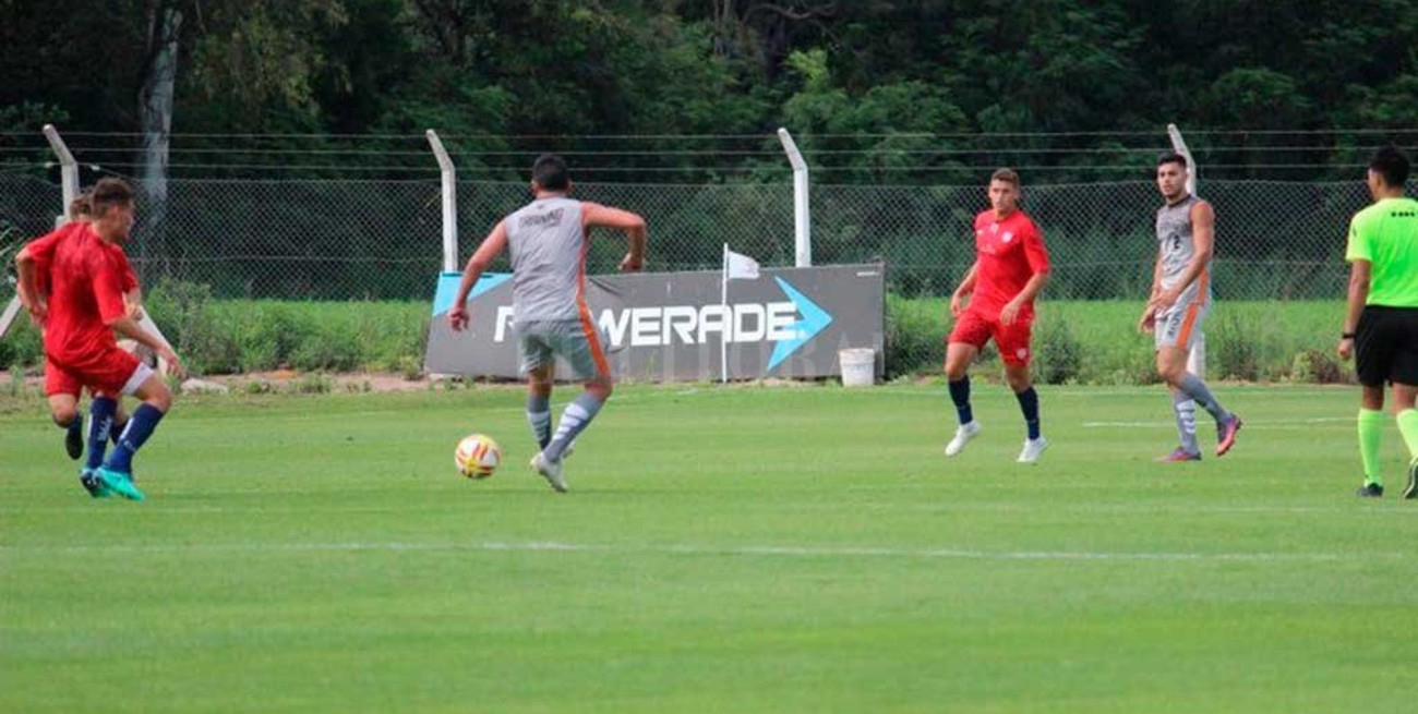 Empate amistoso, la lesión de Mauro y una sola duda