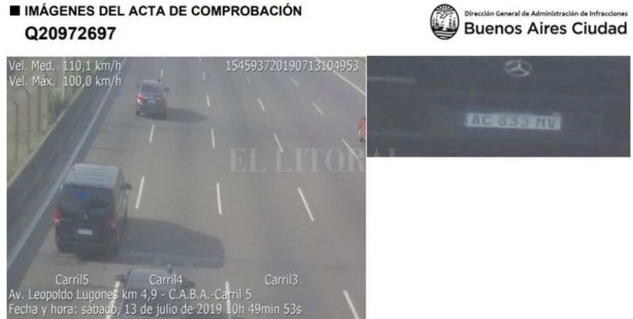 Los autos que trasladan a Macri, Pichetto, Alberto y Cristina adeudan varios miles de pesos en multas