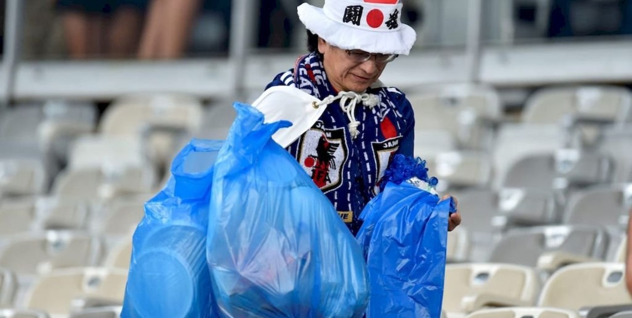 Gran gesto: Japón quedó eliminado de la Copa América pero sus hinchas limpiaron el estadio