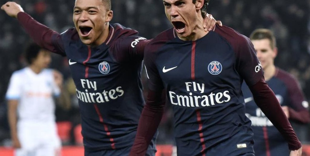 Dos bajas para el PSG: Se lesionaron Mbappé y Cavani