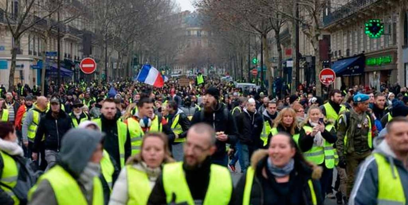 Francia vive el octavo sábado de "chalecos amarillos"