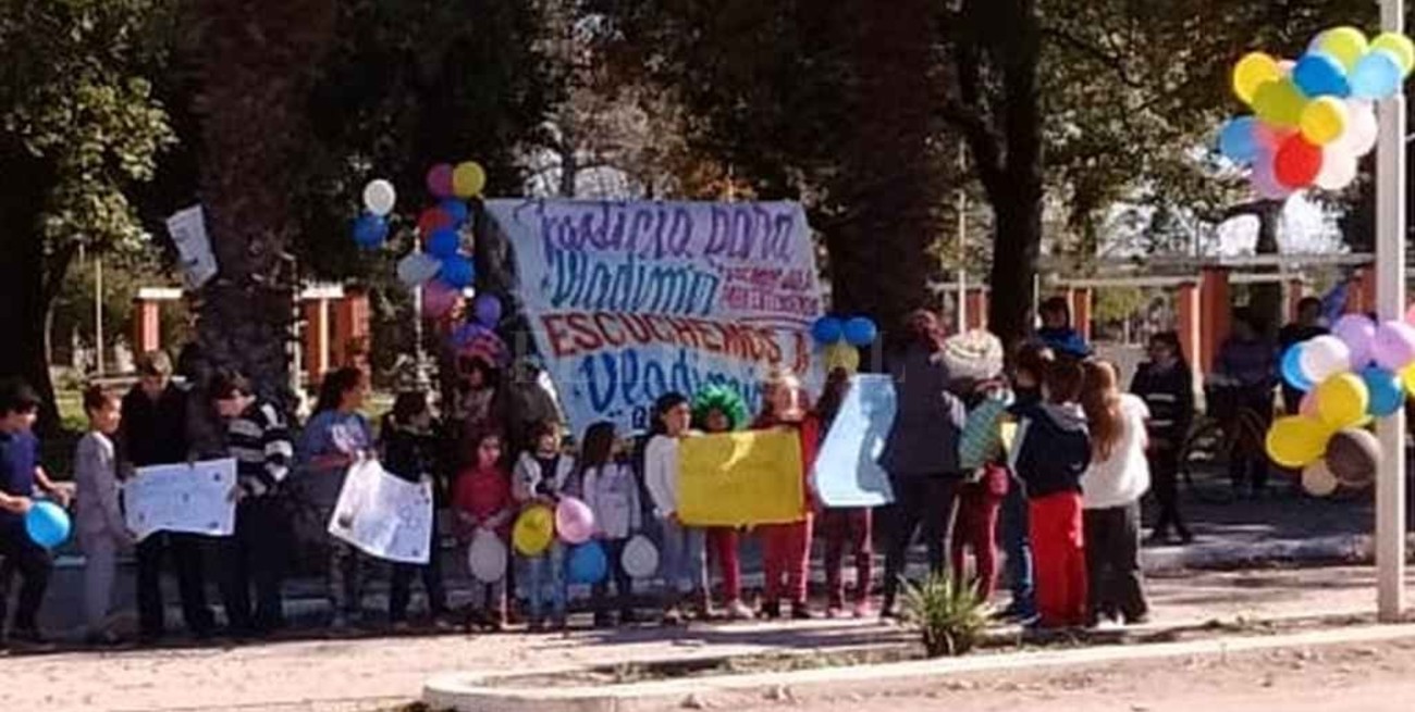 Regresó junto a su padre el   niño de Gobernador Candioti