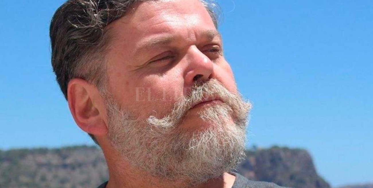 Alfredo Casero denunció que un taxista le baleó el auto