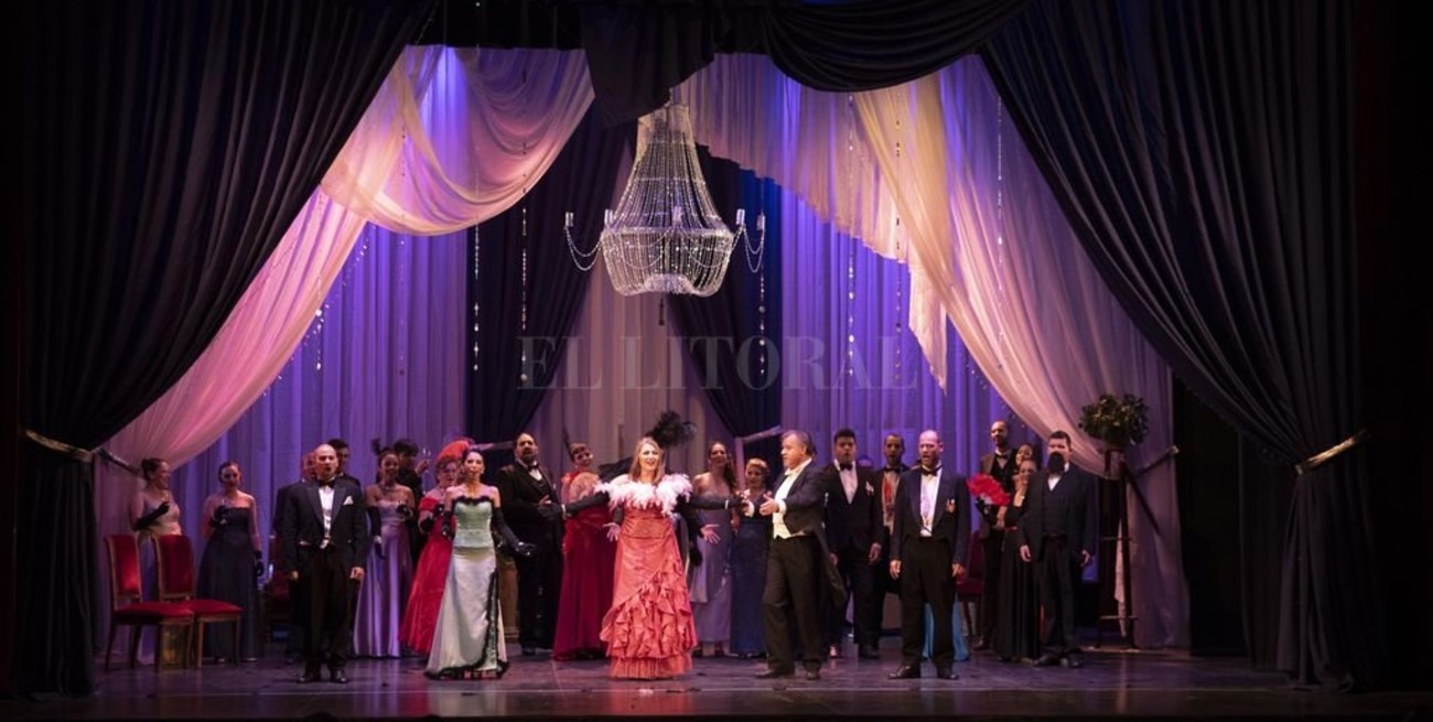 Santa Fe se vistió de opereta