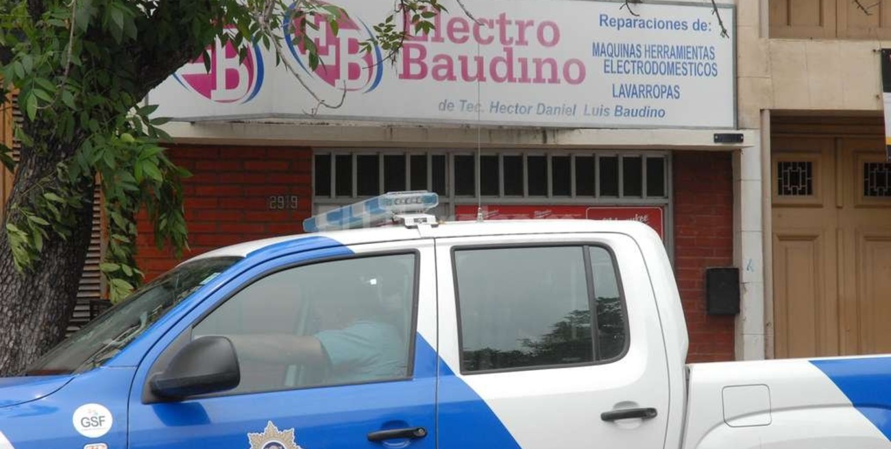 Maniataron a un comerciante para robarle