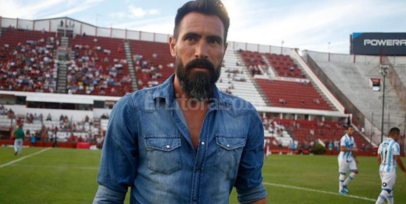 Presentan a Eduardo Domínguez