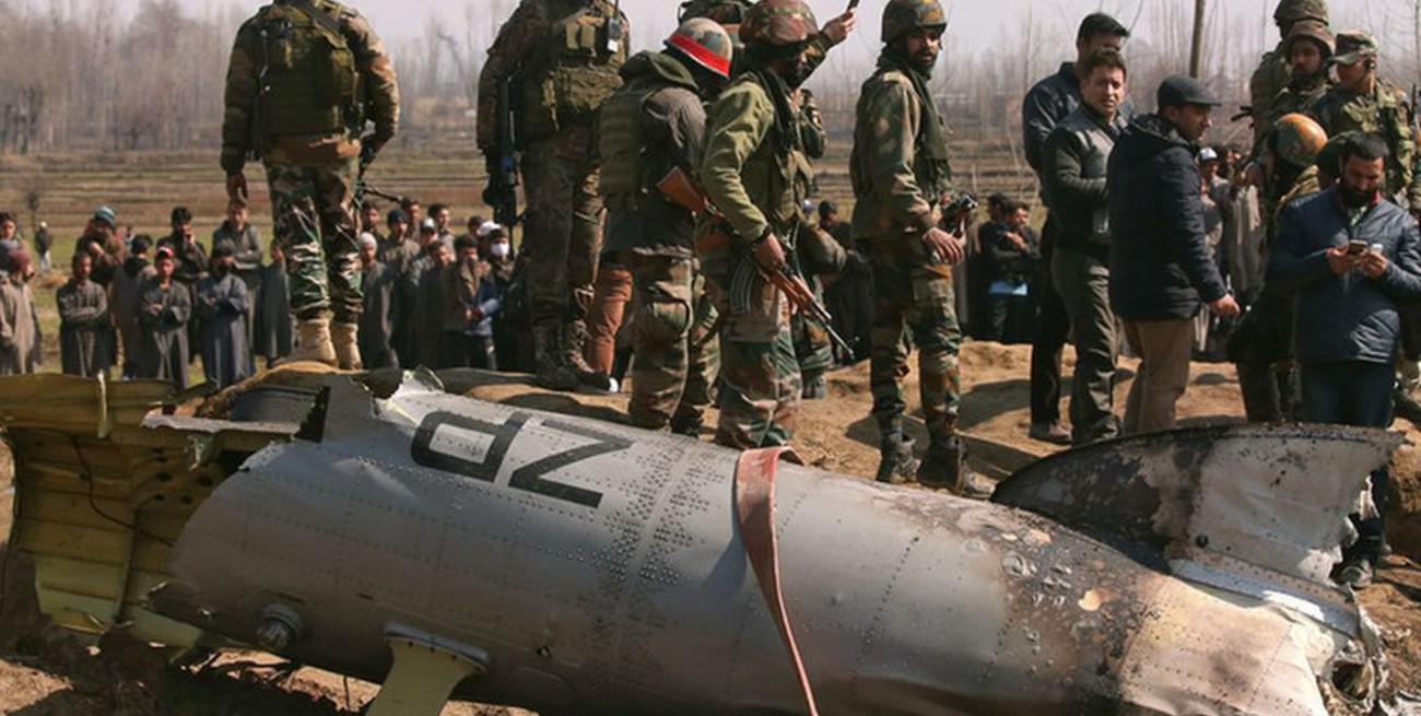 Un combate aéreo con aviones derribados agrava la tensión entre India y Pakistán