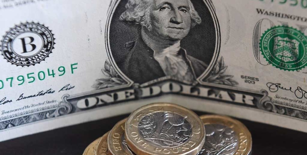Dólar hoy: la moneda comenzó abril a la baja