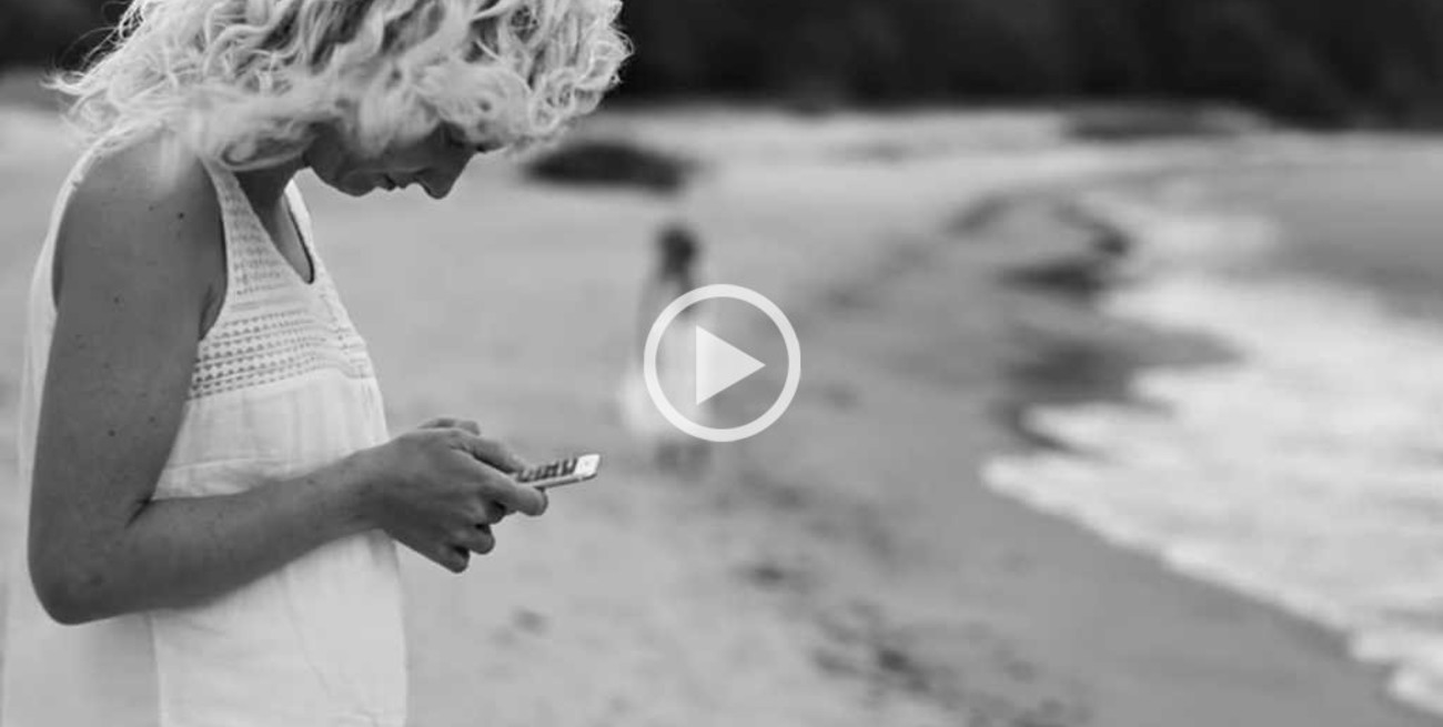 Video: impactante campaña contra la adicción al celular