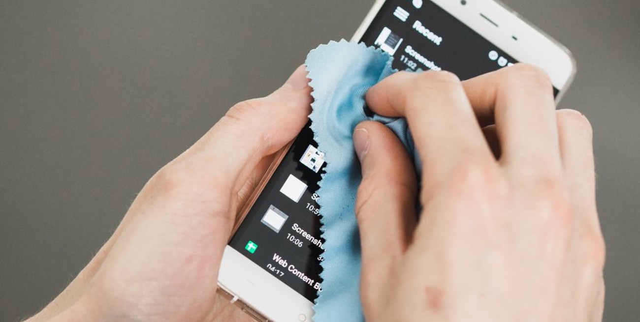 Cómo limpiar y desinfectar el celular para evitar el contagio del Coronavirus