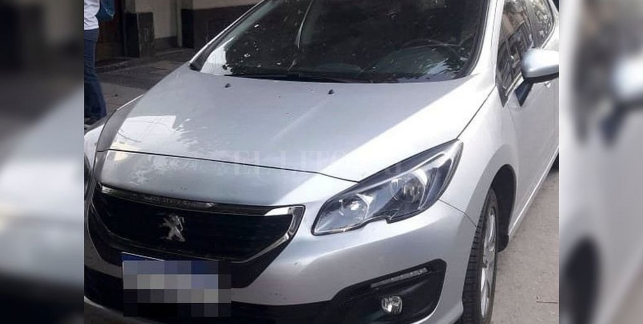 Se olvidó a su hija en el auto y la encontró muerta por asfixia