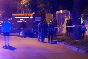 Danilo Chiapello Policía, peritos y bomberos este miércoles a la noche, al momento del hallazgo del matrimonio