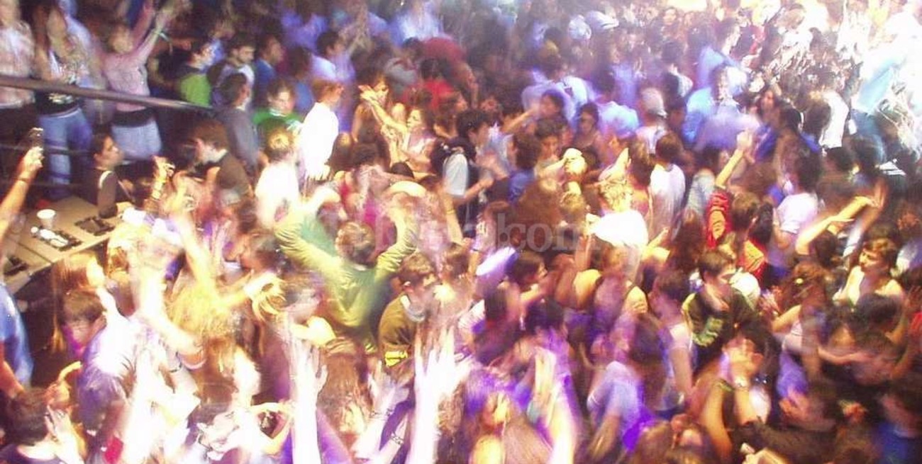 Indignación por simbología nazi en una fiesta de disfraces en Bariloche