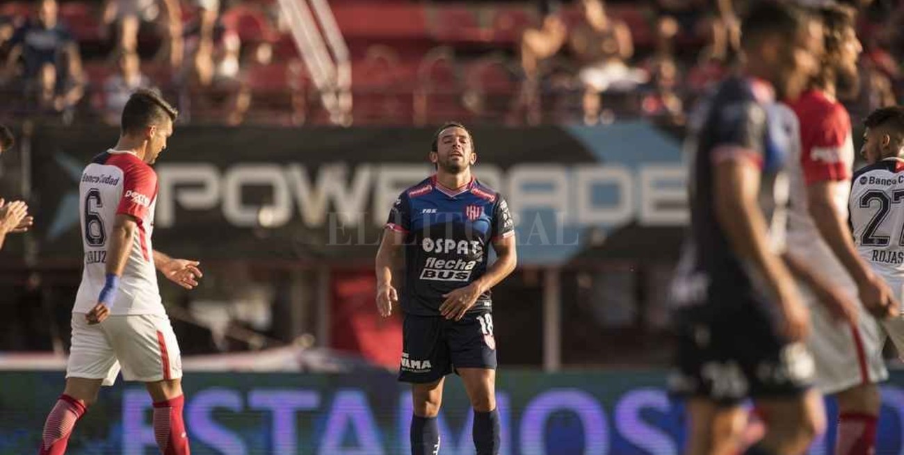 Dejar a los mismos, salvo  Martínez, es una opción