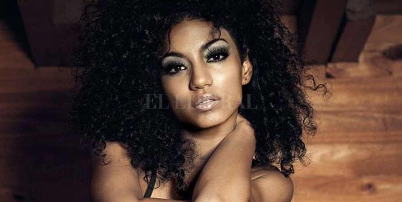 Una ex bailarina de Tinelli calentó las redes sociales con fotos subidas de tono.