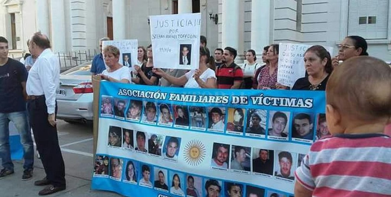 Familiares de víctimas de inseguridad llevaron sus reclamos a la Legislatura