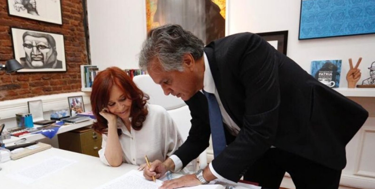 Cristina Fernández está a cargo interinamente de la Presidencia hasta el sábado