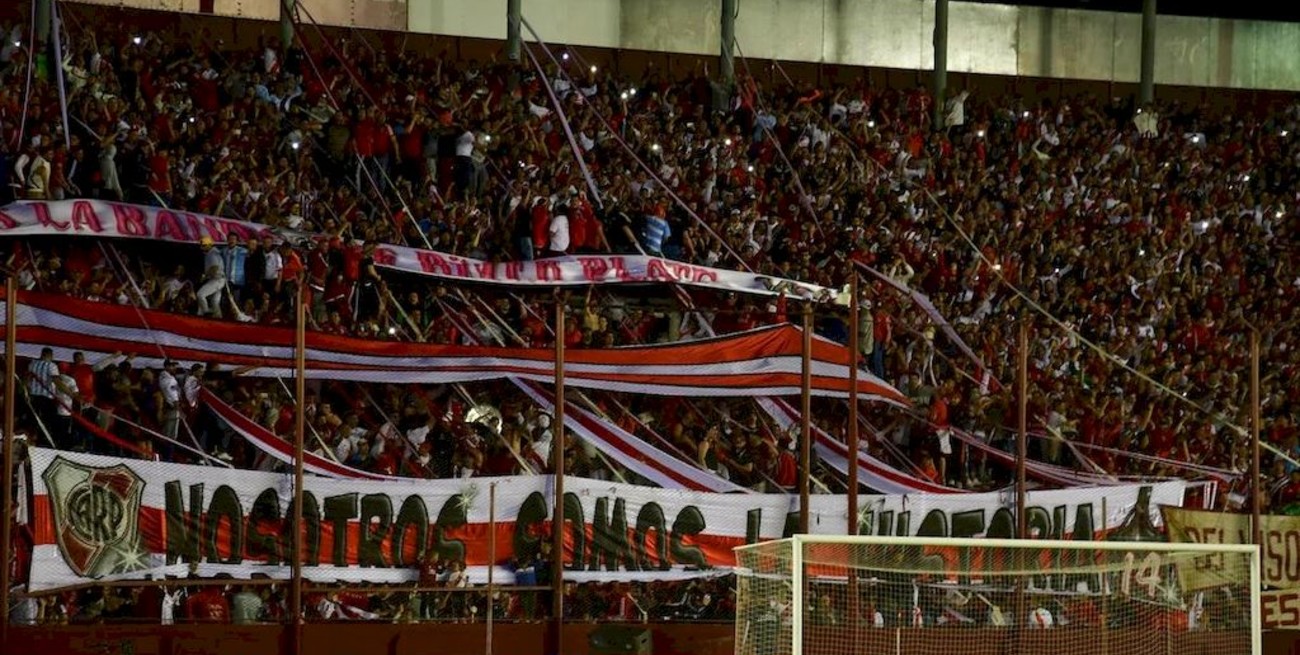Detuvieron a 51 barras de River en la previa del partido con Godoy Cruz