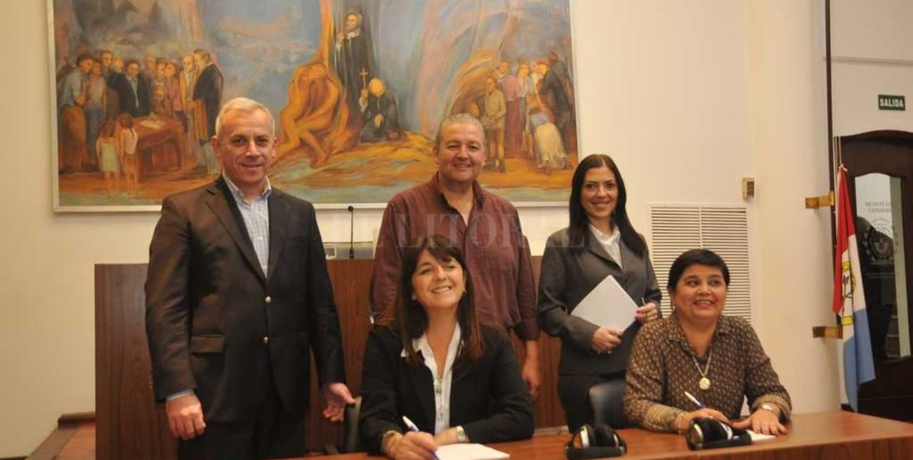 Taquígrafos, o el arte de convertir "garabatos" en verdades absolutas