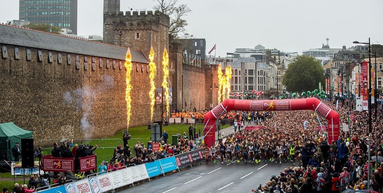 Dos maratonistas cruzaron la meta y cayeron muertos