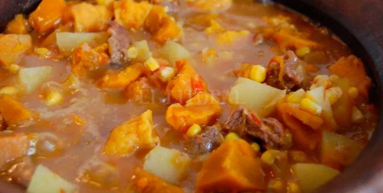 El locro del 25 de Mayo: mirá cómo prepararlo