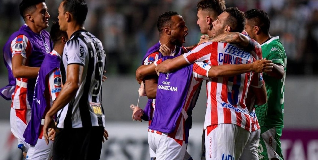 Unión perdió ante Atlético Mineiro pero le alcanzó para avanzar