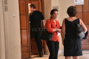 Flavio Raina Las fiscales María Laura Urquiza y Mariela Jiménez antes de las audiencias realizadas a los cerca de 40 imputados que tiene la causa.