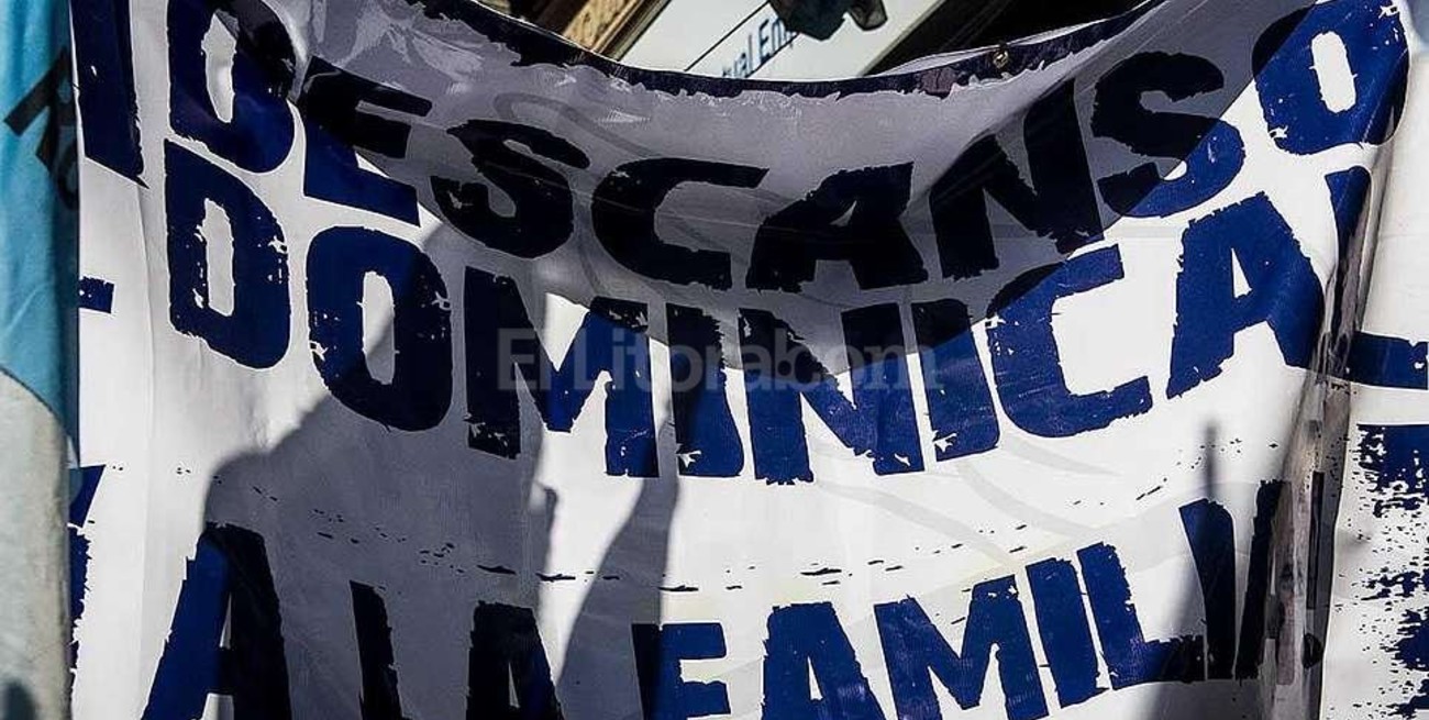 Descanso dominical: supermercados rosarinos despiden personal