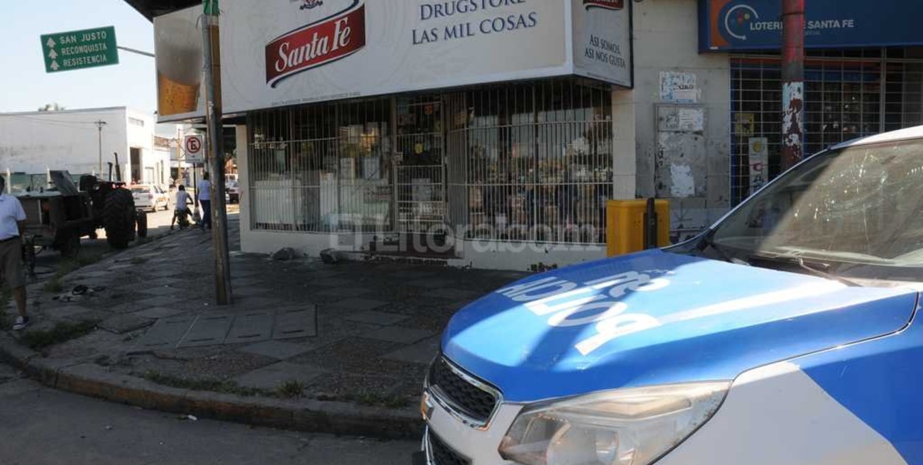 2 detenidos por intentar robar el quiosco frente al club Colón