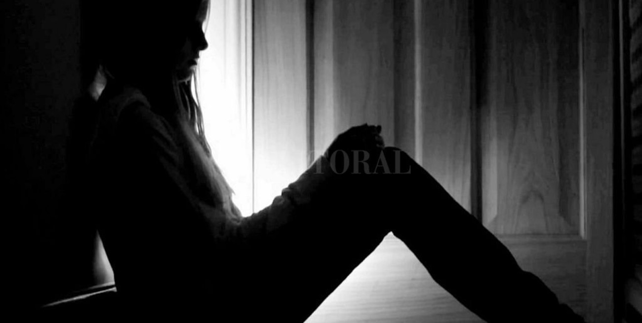 Dos jóvenes abusaron sexualmente de una chica a la que uno de ellos conoció por Facebook