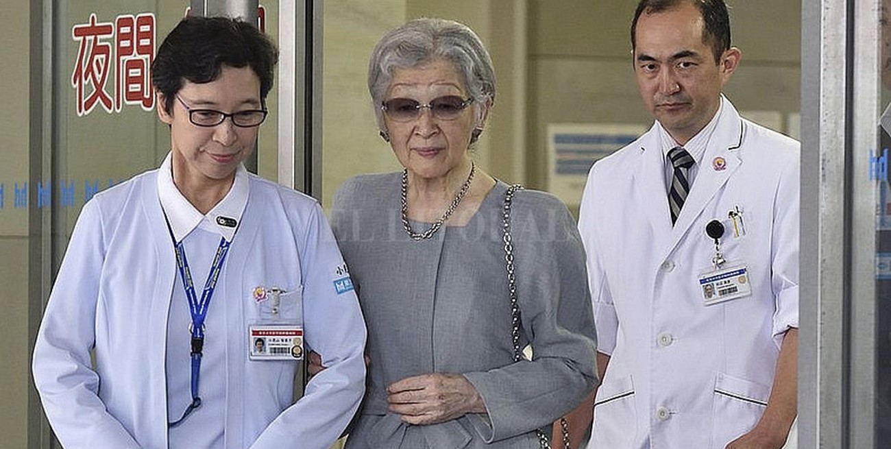 Japón: preocupa la salud de la emperatriz Michiko