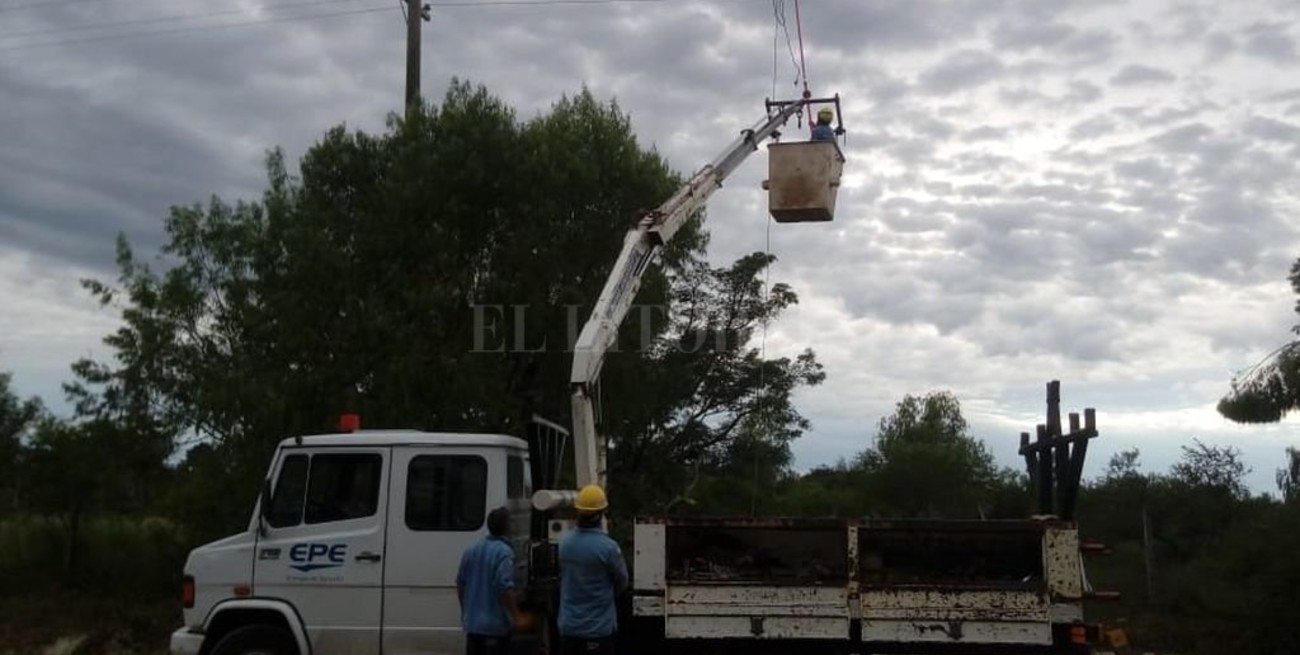 Hay 17 distribuidores de media tensión fuera de servicio en Santa Fe