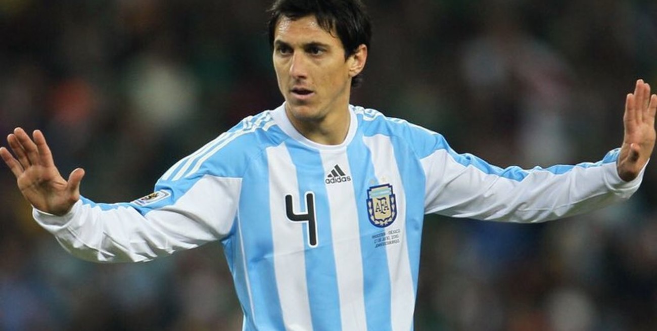 Nicolás Burdisso anunció su retiro del fútbol