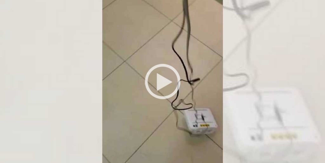 Video: sacó a pasear el módem porque no tenía Internet