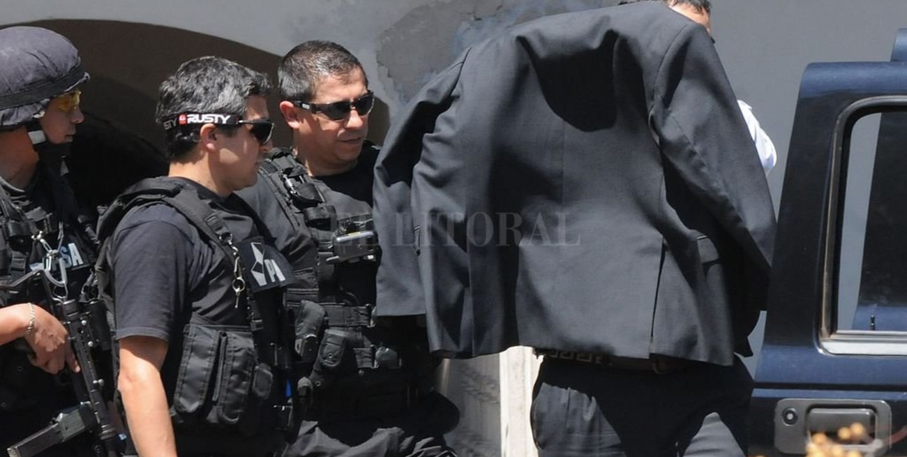 Detienen a un exjefe policial acusado de ser líder de una banda narco